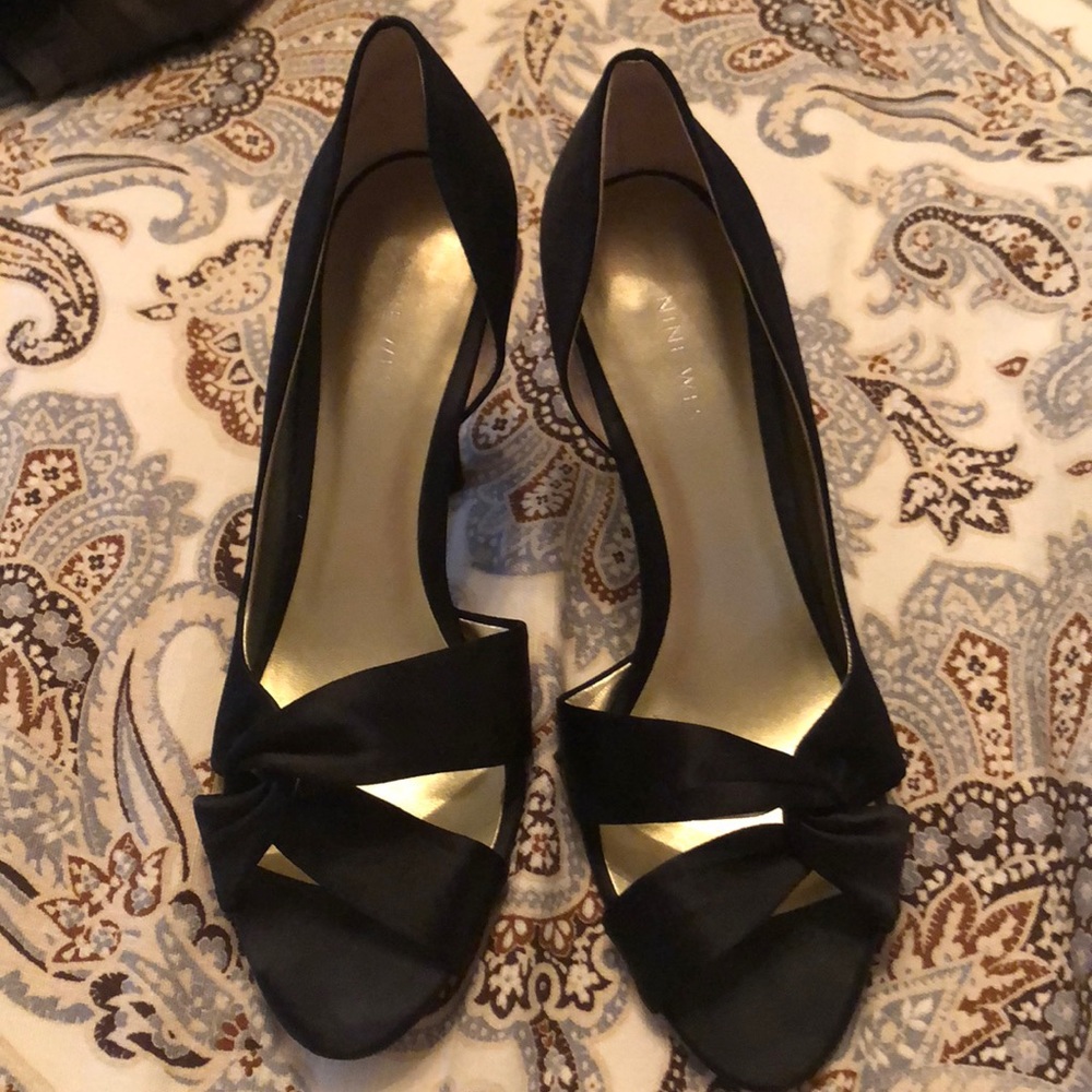 Nine West Satin Heels. Like new!